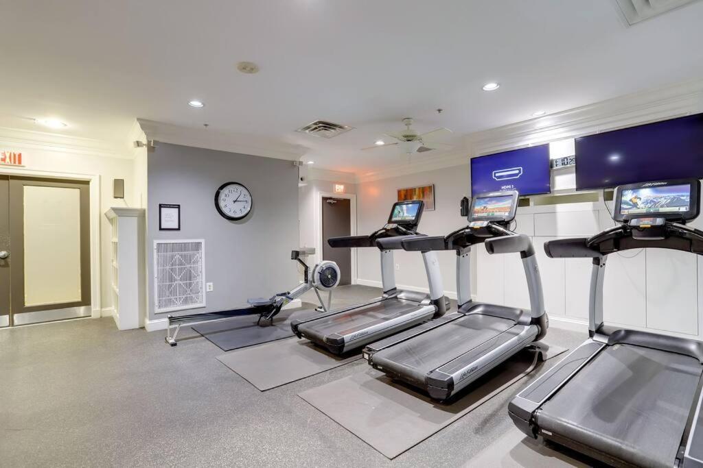 Fantastic 2 Bedroom Condo At Ballston With Gym アーリントン エクステリア 写真